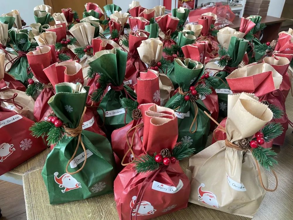 江蘇金鷹流體機械 | 喜迎圣誕福利到，金鷹關懷人心暖。